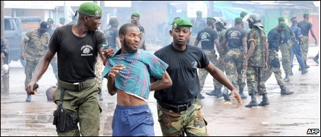 'Dozens killed' at Guinea protest