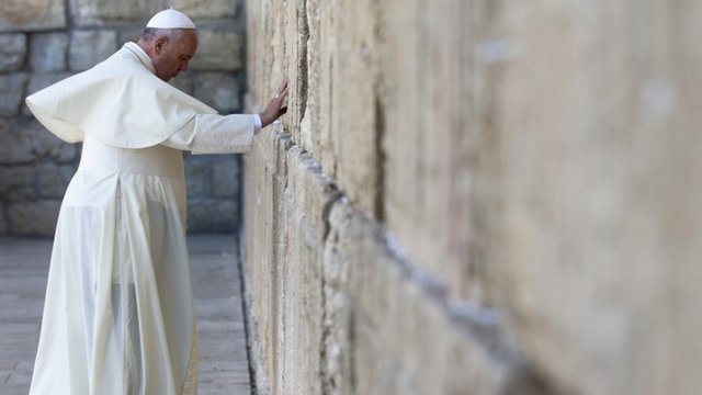 Pope visits Jerusalem holy sites on last day in Middle East