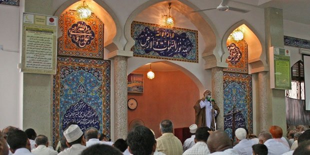 Al-Azhar suspends licensed preachers
