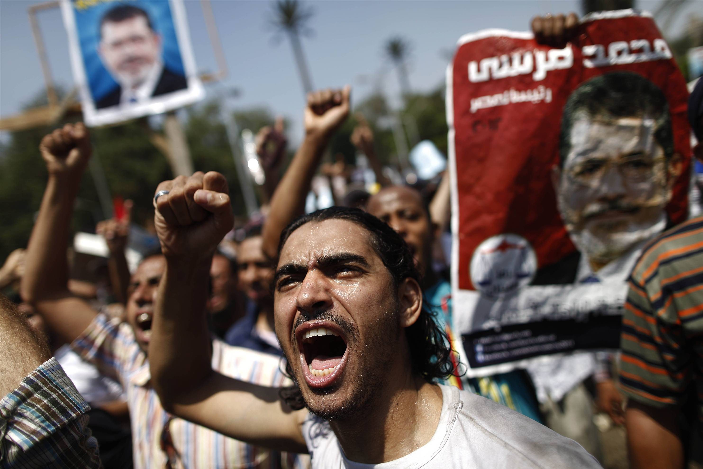 Cairo court sentences 17 Morsi supporters to life in prison
