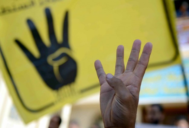 Egypt arrests man for flashing Rabaa sign