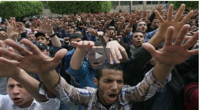 Pro-Morsi students clash with Egyptian police in Cairo