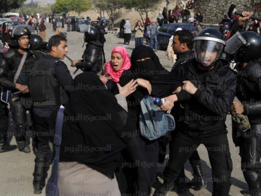 Security breaks up Brotherhood female protests in Al-Azhar