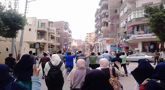 Members of the terrorist organization demonstrate in Assiut