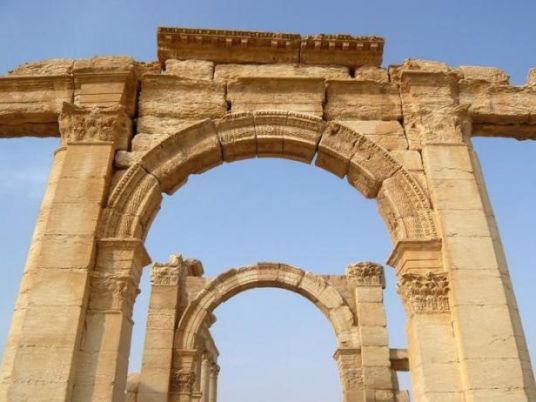 Islamic State militants blow up ancient Arch of Triumph in Palmyra