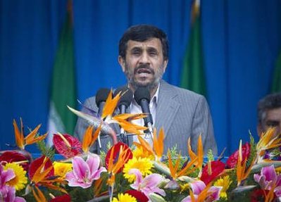Ahmadinejad extolls Iran's military might