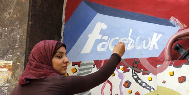 Egypt arrests 3 Facebook admins ahead of Jan. 25 anniversary