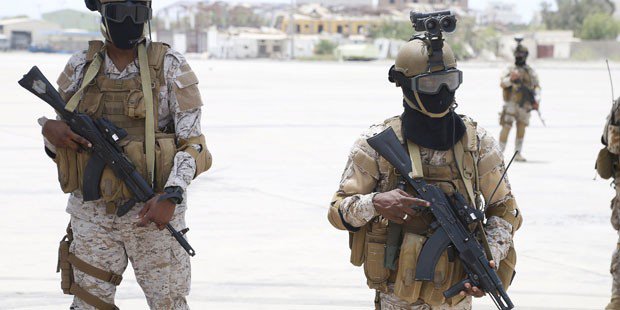 Suicide bomber kills at least 10 recruits at Yemeni army camp: medics