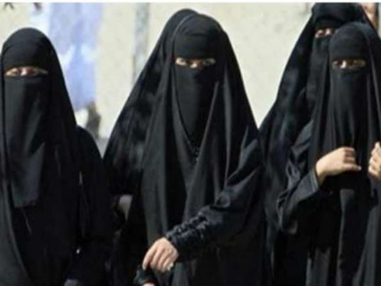 Face-veiled members of Qasr Al-Aini school, hospitals protest against banning Niqab