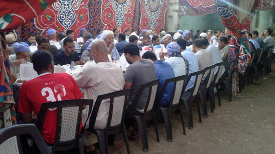Coptic priest holds breakfast banquet in Samalout