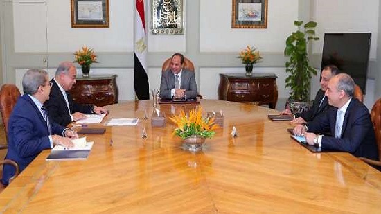 Sisi stresses importance of reducing debt, increasing foreign reserves