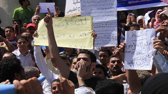 Aswan teachers stage ‘warning’ protest