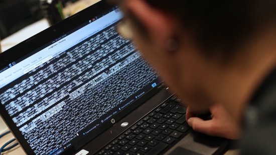 Hackers Can Actually See What You’re Typing On Some Wireless Keyboards
