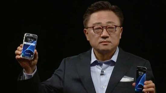 Samsung profits boosted by smartphone sales
