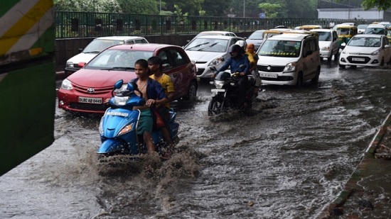 Over 300 dead in India as floods force villagers into relief camps