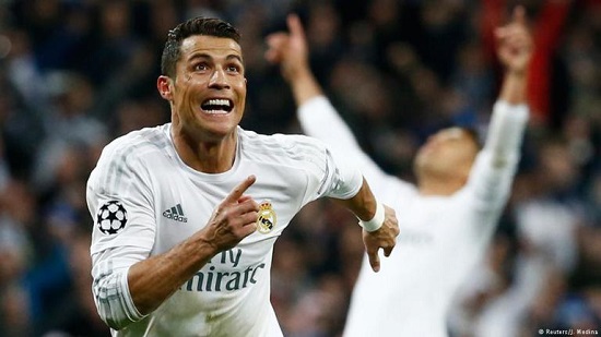 Cristiano Ronaldo signs new deal at Real Madrid