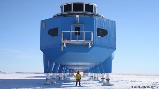 Cracks in ice force UK Antarctic station to move