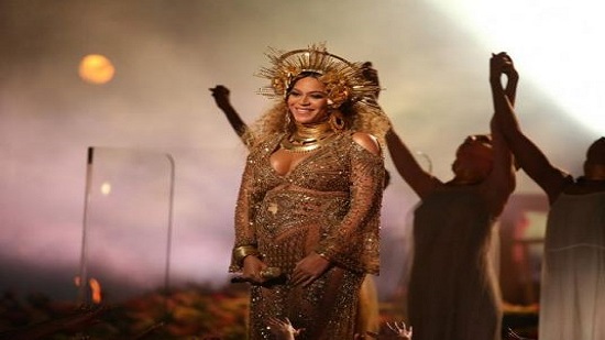 Mama Beyonce shines, Adele flubs in Grammy's top moments