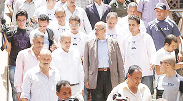 ElBaradei tours Old Cairo with 40 supporters