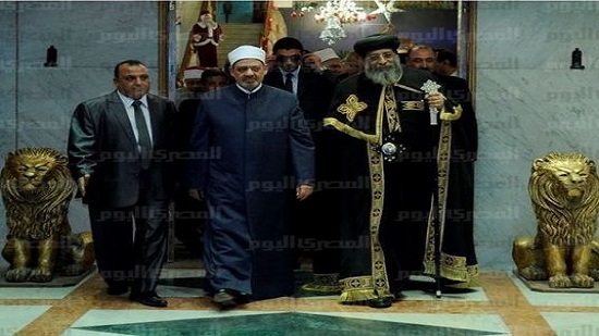 Pope Tawadros offers Eid felicitations in Al-Azhar