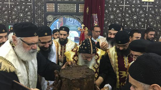 Abba Sharubim perfumes the remains of St. George and the martyrs of Fayoum
