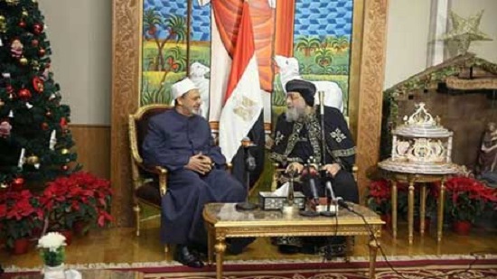 Al-Azhar grand Imam gives Pope Tawadros felicitations ahead of Christmas celebrations