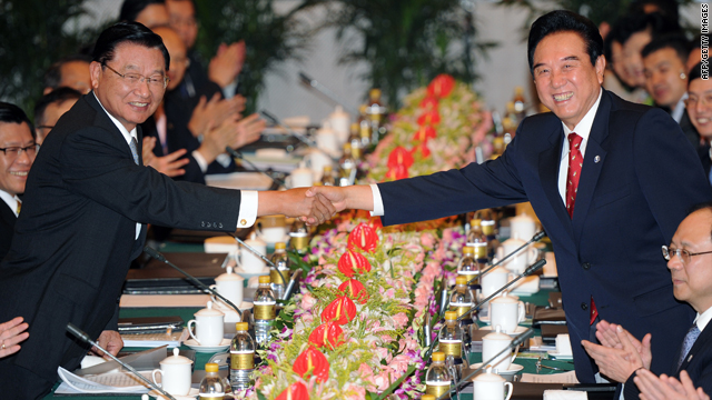 Taiwan, China sign historic trade deal
