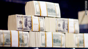Dollar should be replaced as international standard, U.N. report says