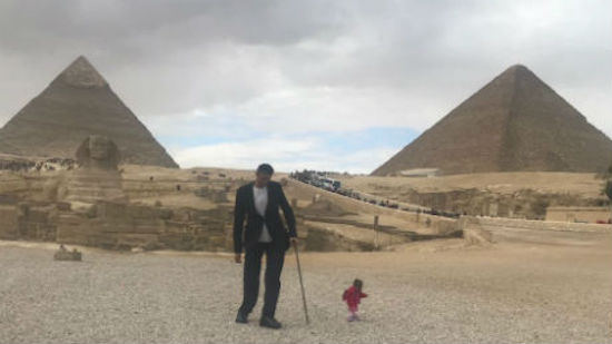 Guinness world tallest man, shortest woman visit Giza Plateau, Cairo Tower