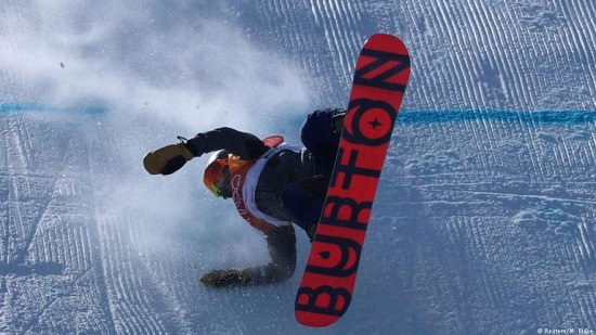 Organizers criticized for allowing slopestyle final to go ahead despite high winds
