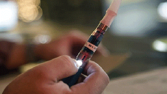Even without nicotine, e-cigarettes still damages the lungs