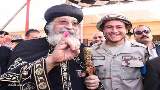 Pope Tawadros casts his vote in the presidential elections