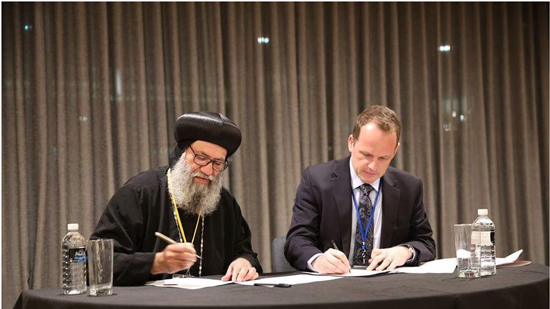 An agreement is signed between the Seminary and the Theology University in Melbourne