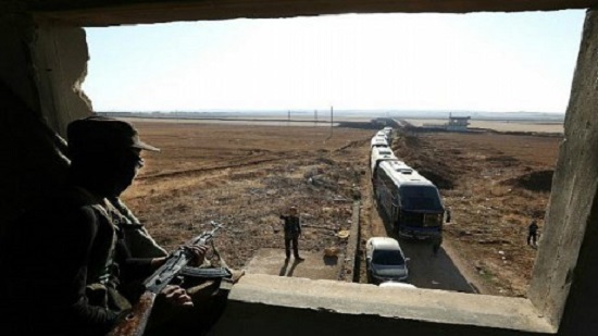 Thousands evacuate two pro-regime Syria towns