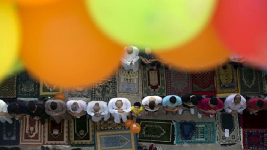 Egyptians celebrate Eid Al-Adha with prayers and sacrifices