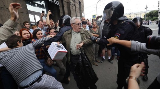 Russia protests: More than 1,000 detained, monitoring group says