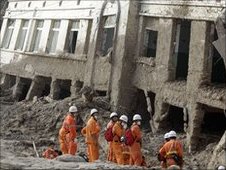 China landslide: More than 700 people confirmed dead