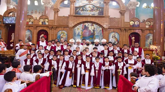 Bishop Hermina ordains new deacons in Alexandria