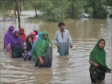 South Pakistan villagers flee threatened areas
