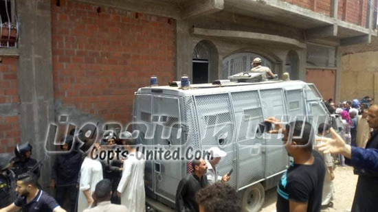 Copts hold sit-in at Kom Raheb church in Minya