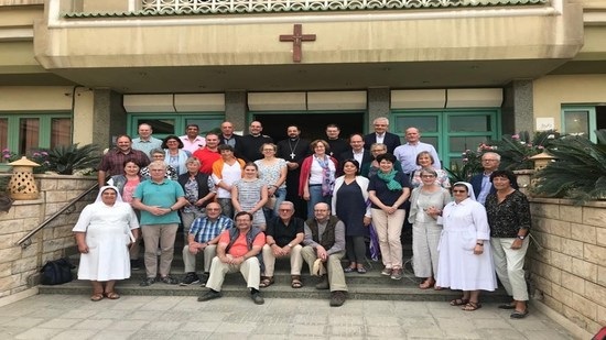 Bishop Bachoum receives a delegation from Germany 