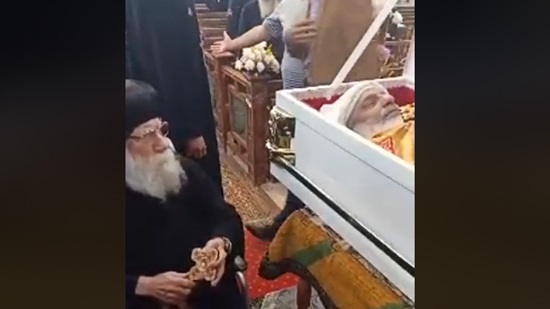Bishop Athanasious mourns priest of Beni Mazar diocese