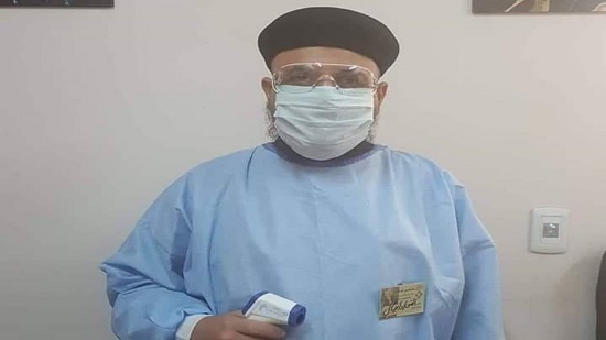 A priest dressed as nurse to serve COVID-19 patients in Beni Suef 
