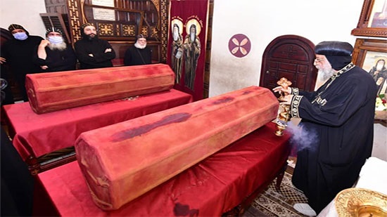 Pope Tawadros perfumes the remains of St. Moses and St. Isidore

