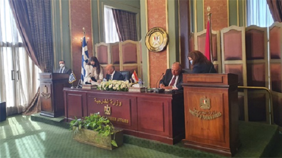 UPDATE 1: Egypt, Greece sign maritime demarcation deal