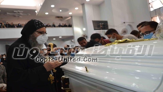 Bishop Stephanos leads the funeral of Beba’s oldest priests

