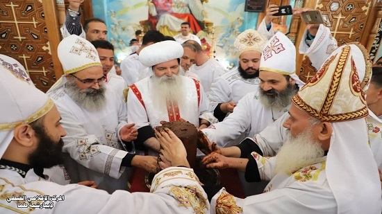 Bishop of Tima inaugurates an alter and ordains 20 deacons
