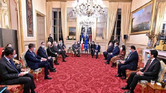 Egypts Sisi shares views on Mediterranean, Mid-East issues in Paris
