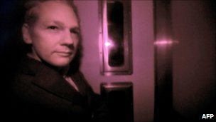 Wikileaks chief Julian Assange 'remains defiant'
