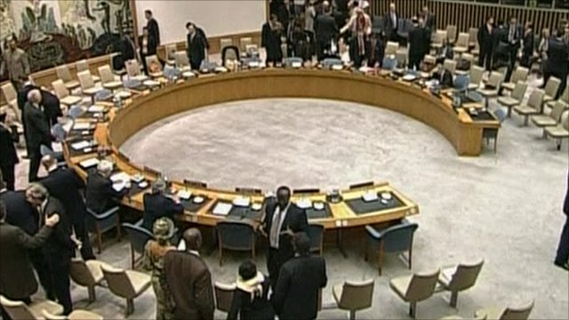 Libya: UN Security Council votes sanctions on Gaddafi

